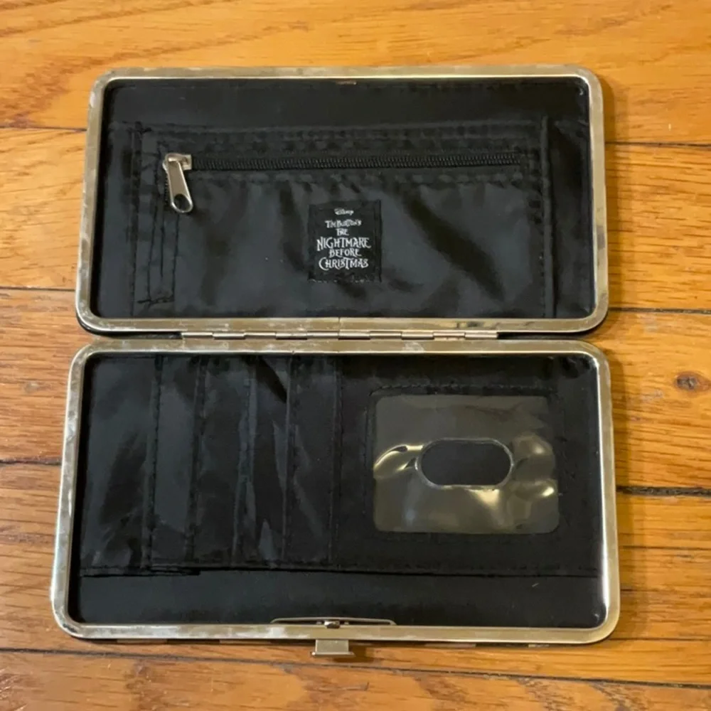 The Nightmare Before Christmas Wallet - Picture 3 of 5